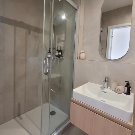 Zwirn By Ellements, Brand New With Free Parking Apartamento