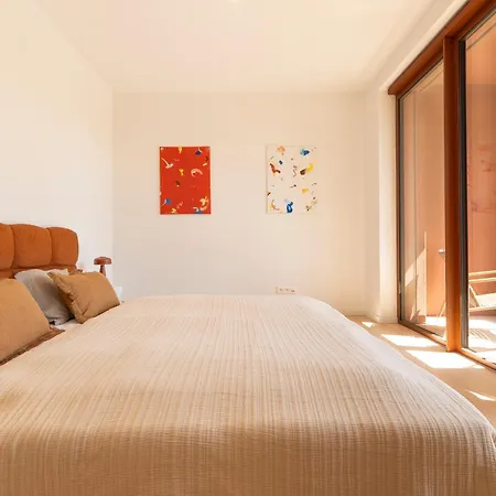 Zwirn By Ellements, Brand New With Free Parking Apartment